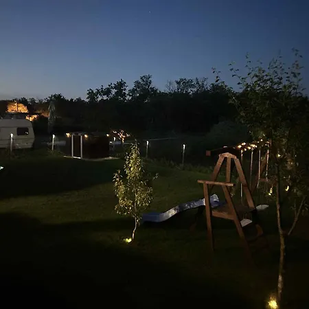 Sanny's House בית נופש Ezerets